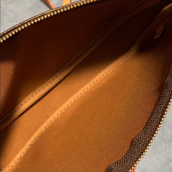 ❌Sold❌ Louis Vuitton crossbody bag non authentic - Picture 5 of 6